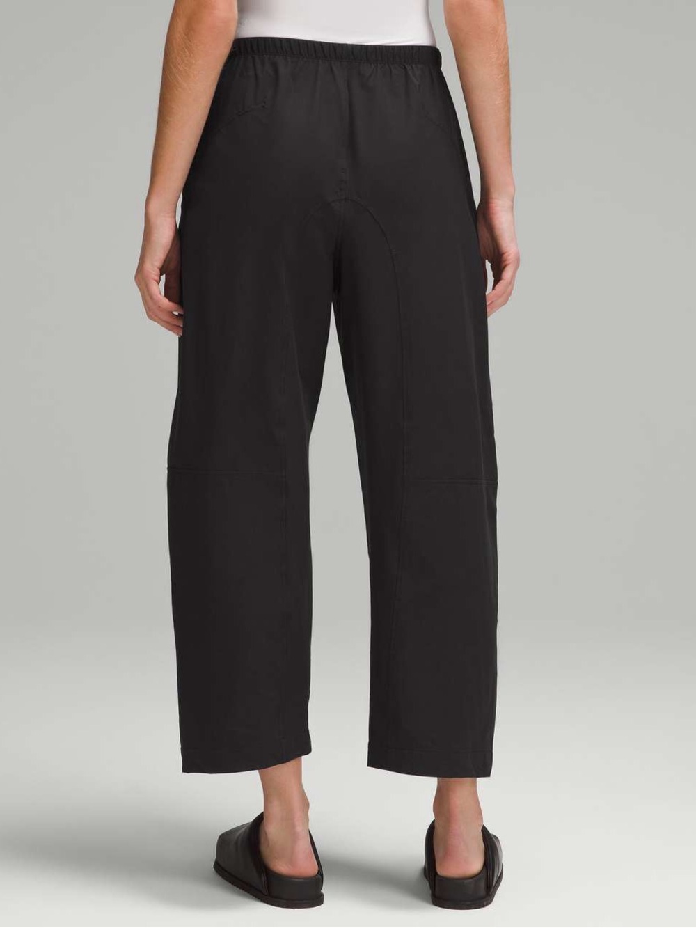 Lululemon Lightweight Mid-Rise Barrel-Leg Cropped Pant Black Size 14 - Picture 2 of 12